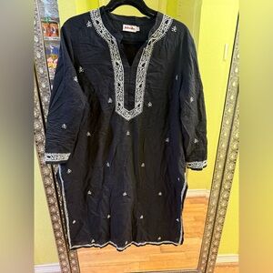 🎀 Fabindia Black Kurta with White Embroidery